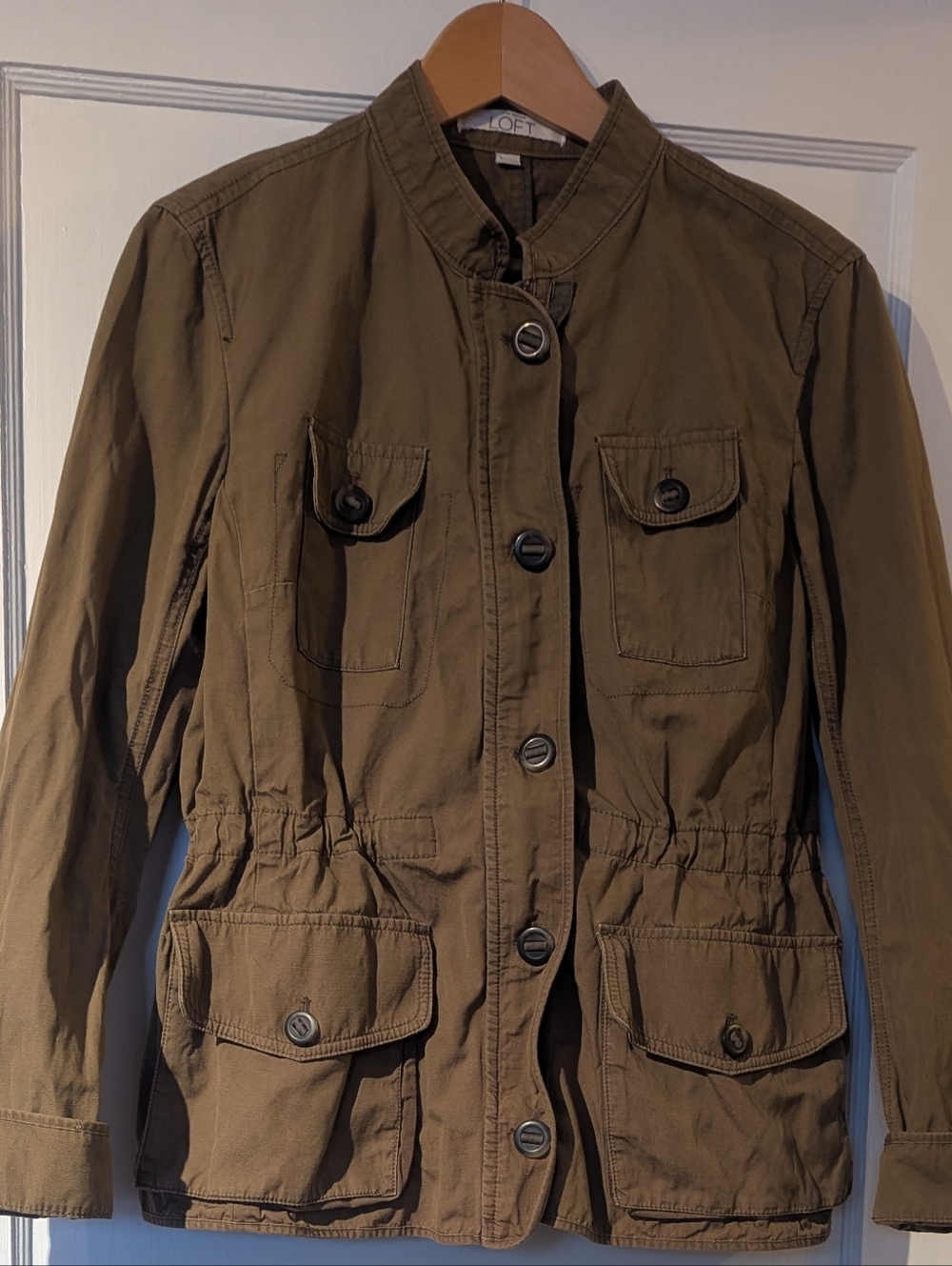 Ann Taylor LOFT Women's Khaki Cinch Waist Utility Jacket With Pockets. Size L